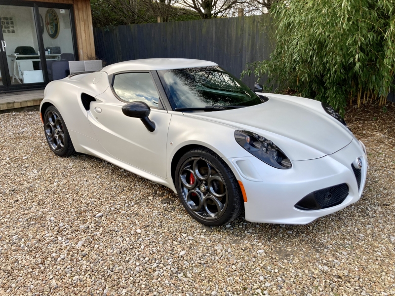 Alfa Romeo 4C Coupe Launch Edition 