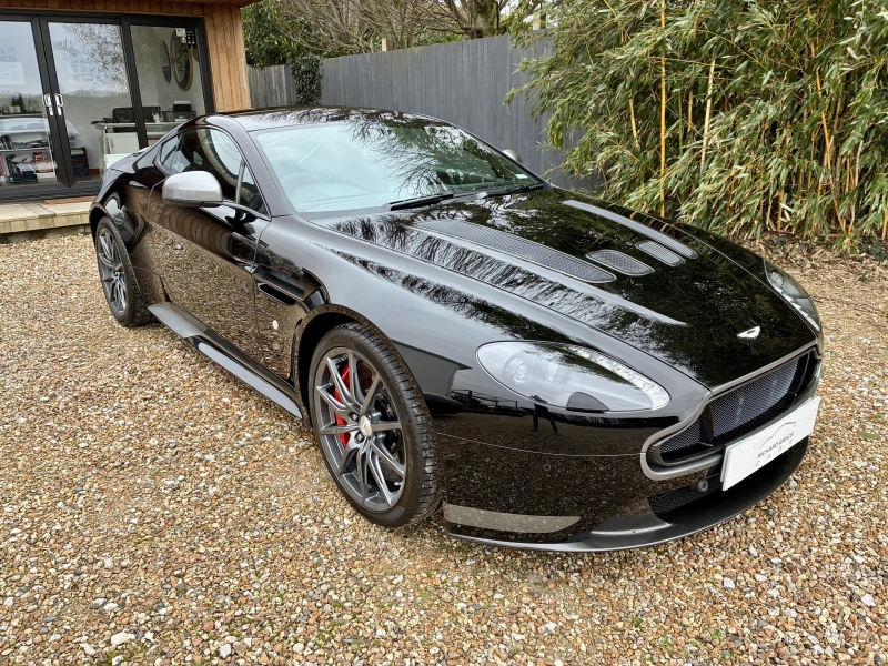 Aston Martin Vantage V12 S 