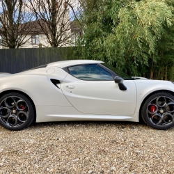 Alfa Romeo 4C Coupe Launch Edition 