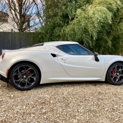 Alfa Romeo 4C Coupe Launch Edition 