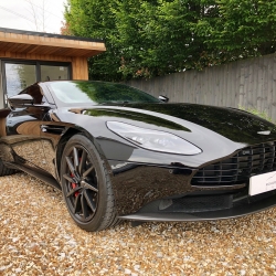 Aston Martin DB11