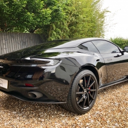 Aston Martin DB11