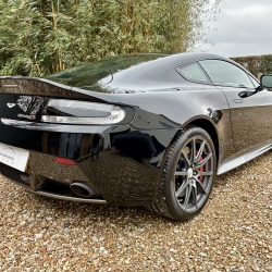 Aston Martin Vantage V12 S 