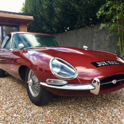 Jaguar E Type