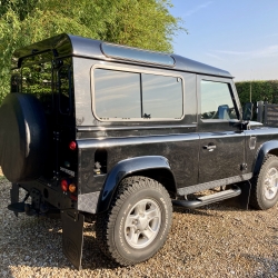 Land Rover Defender 90