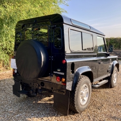 Land Rover Defender 90