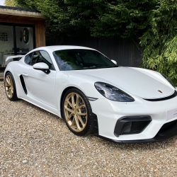 Porsche 718 Cayman GT4